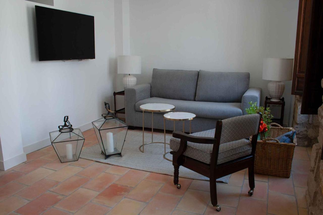 Apartamentos Tres Llaves Palacio De Vela De Los Cobos Úbeda Esterno foto