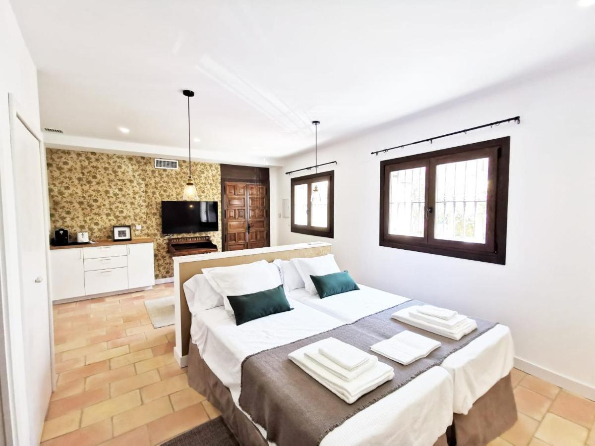 Apartamentos Tres Llaves Palacio De Vela De Los Cobos Úbeda Esterno foto