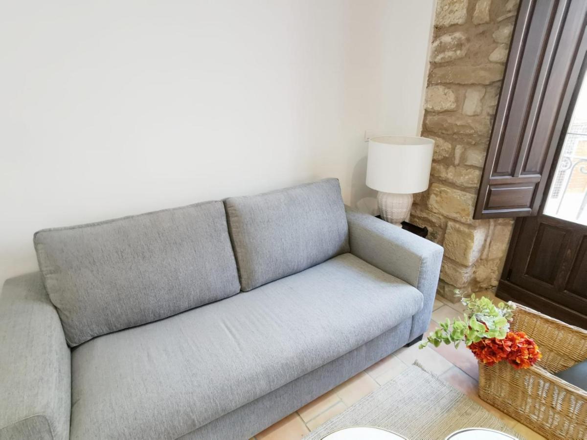 Apartamentos Tres Llaves Palacio De Vela De Los Cobos Úbeda Esterno foto