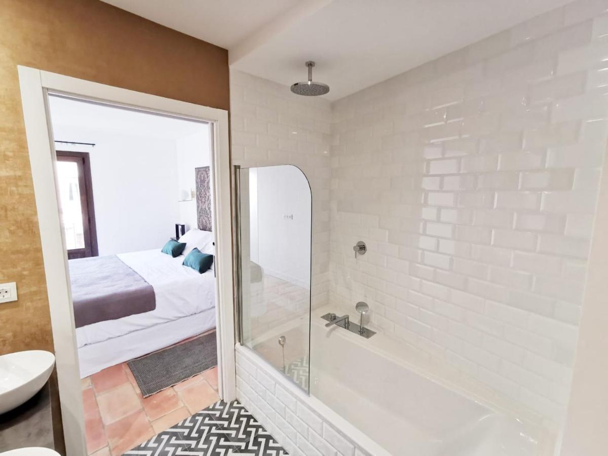 Apartamentos Tres Llaves Palacio De Vela De Los Cobos Úbeda Esterno foto