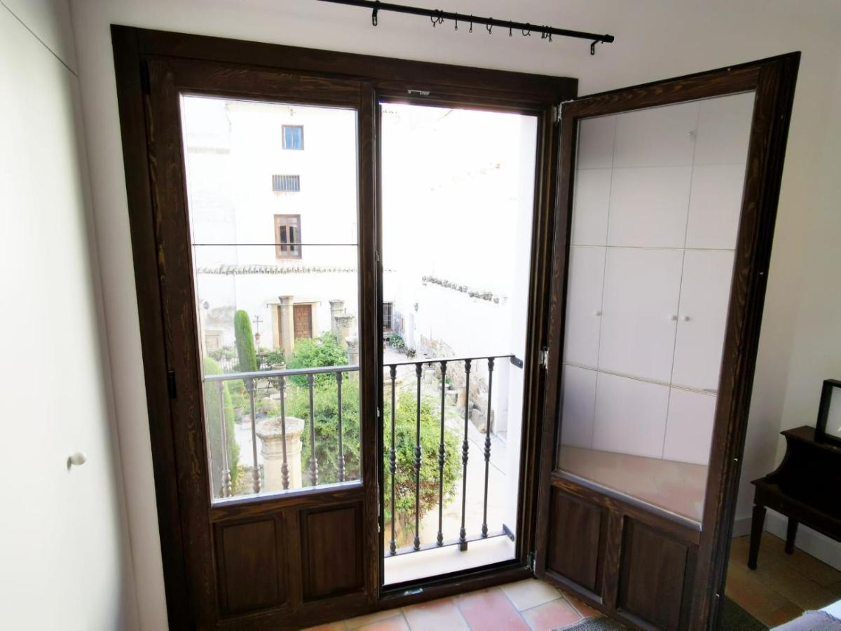 Apartamentos Tres Llaves Palacio De Vela De Los Cobos Úbeda Esterno foto