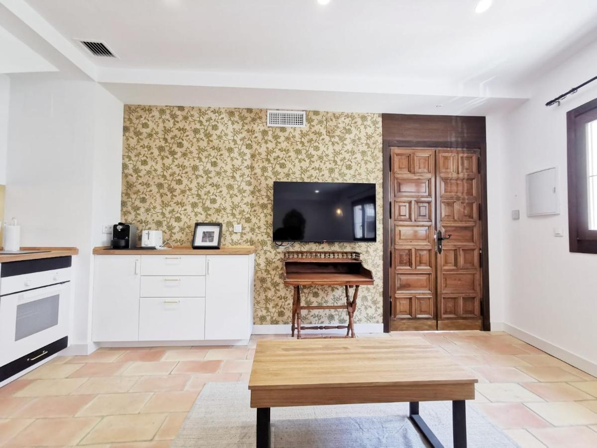Apartamentos Tres Llaves Palacio De Vela De Los Cobos Úbeda Esterno foto