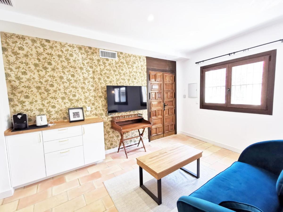 Apartamentos Tres Llaves Palacio De Vela De Los Cobos Úbeda Esterno foto