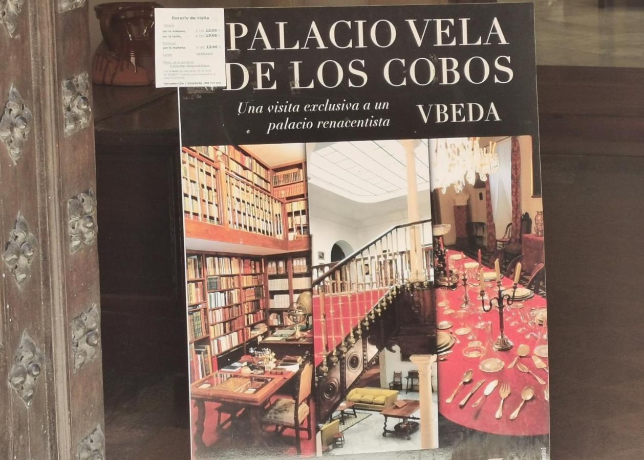 Apartamentos Tres Llaves Palacio De Vela De Los Cobos Úbeda Esterno foto