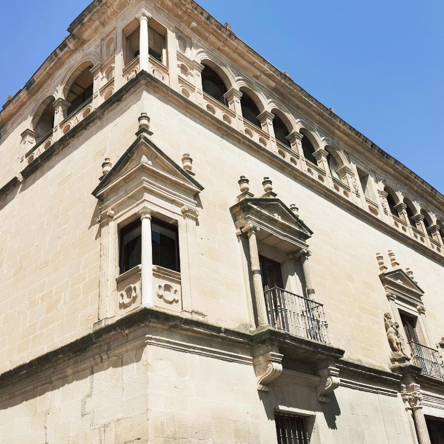 Apartamentos Tres Llaves Palacio De Vela De Los Cobos Úbeda Esterno foto
