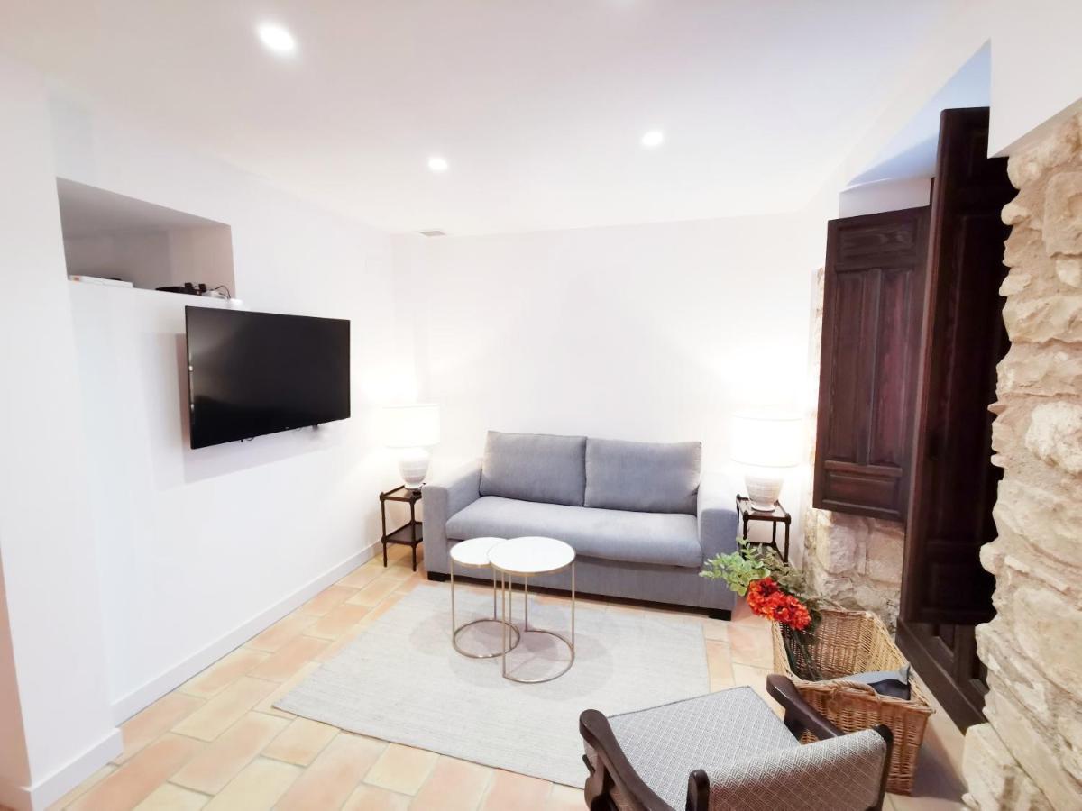 Apartamentos Tres Llaves Palacio De Vela De Los Cobos Úbeda Esterno foto