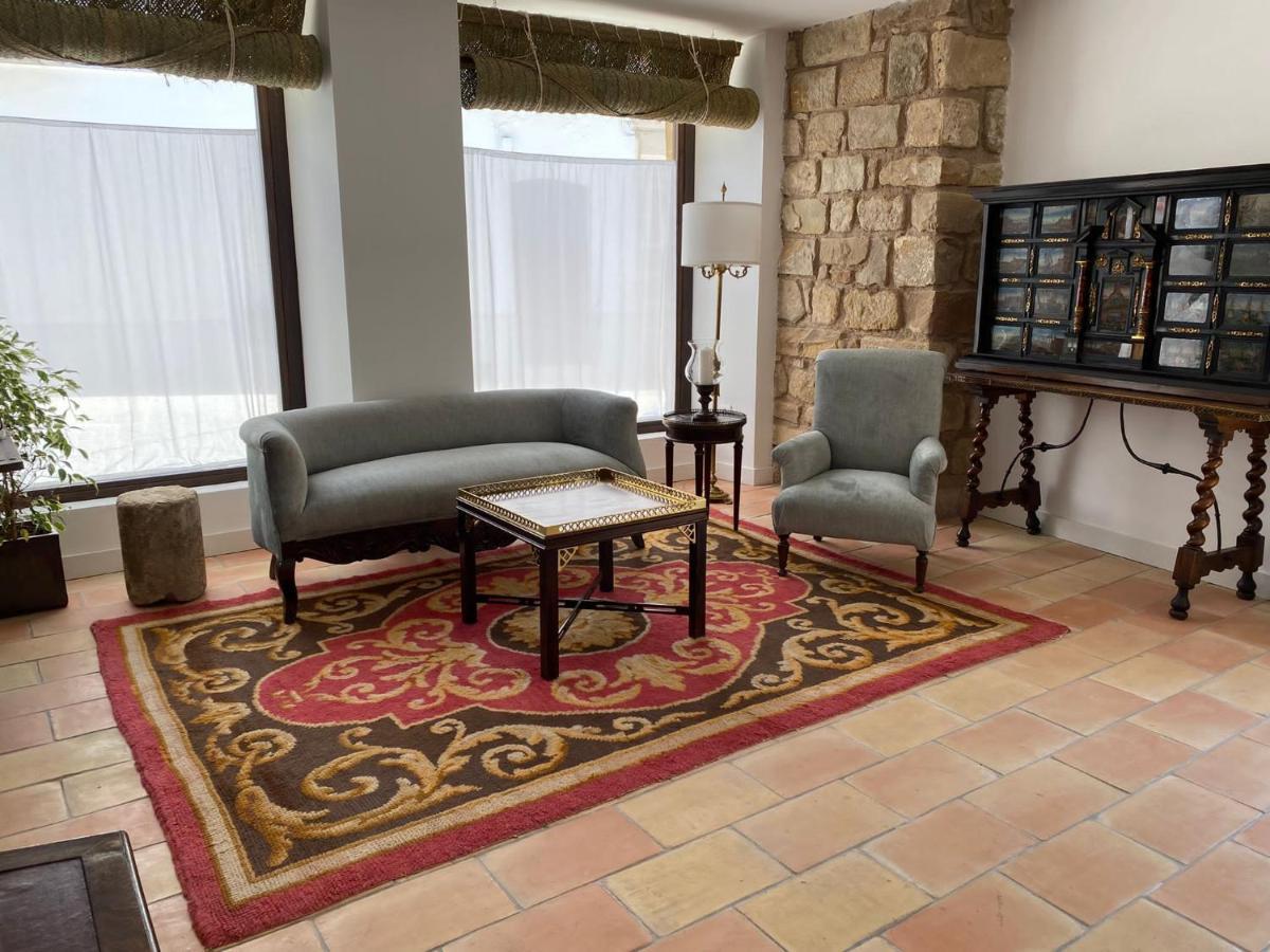 Apartamentos Tres Llaves Palacio De Vela De Los Cobos Úbeda Esterno foto